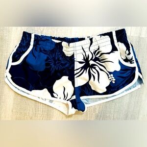 EUC INGEAR Blue & White Hawaiian Print Swim Sorts. Size L. Inside mesh pockets.